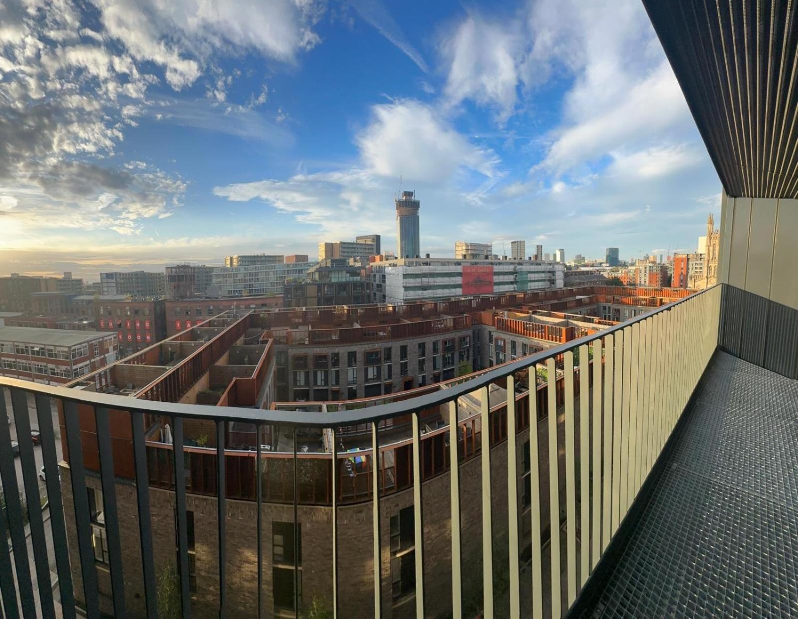 Ym Luxurious * Manchester